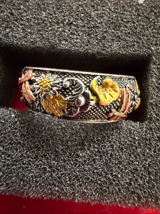 Jewelry - Silver Tone Floral Ring, SZ 7, (J296)